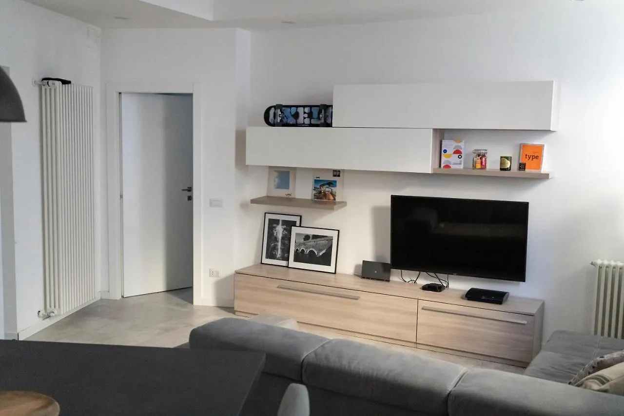 Little World Milano Affori District 4 Pax Wifi Apartment 0*, Milan Italy